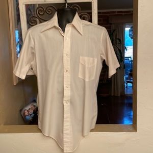 Van Heusen Men’s Size Medium Off White Short Sleeve Shirt